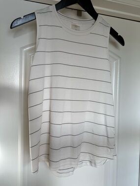 CALIA by Carrie Underwood White Sleeveless Striped Tank